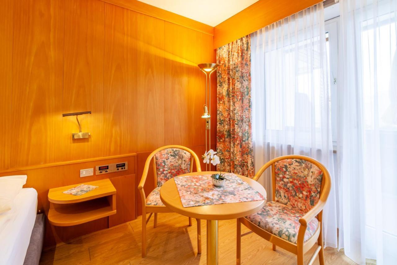 Fruehstuecks-Hotel Olympia Τιρόλο Εξωτερικό φωτογραφία